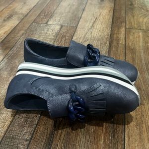 Coconuts by Matisse. Size 9. Navy blue. Brand new.